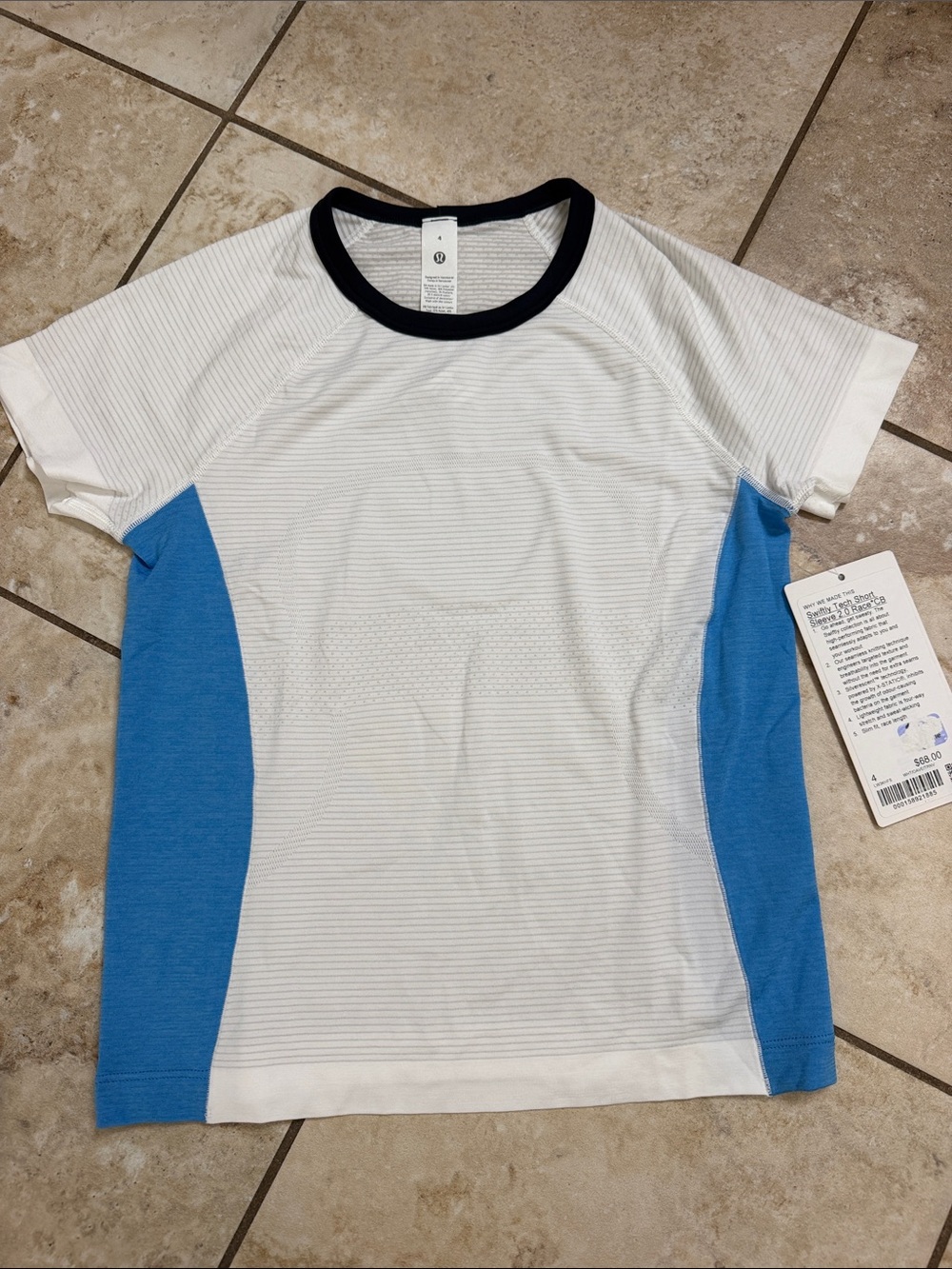 Lululemon Swiftly Tech Short Sleeve 2.0 size 4.   White. Ocean Wave. True Navy